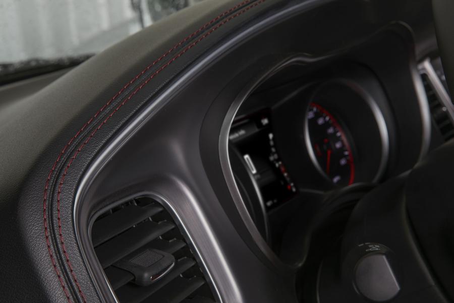 Панель приборов Dodge Charger R/T Scat Pack (LD) 2018 года  (фото 4 из 6)